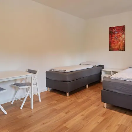 Semesterbostad Monteurwohnungen - Romika - Naehe Trier - Grosser Parkplatz